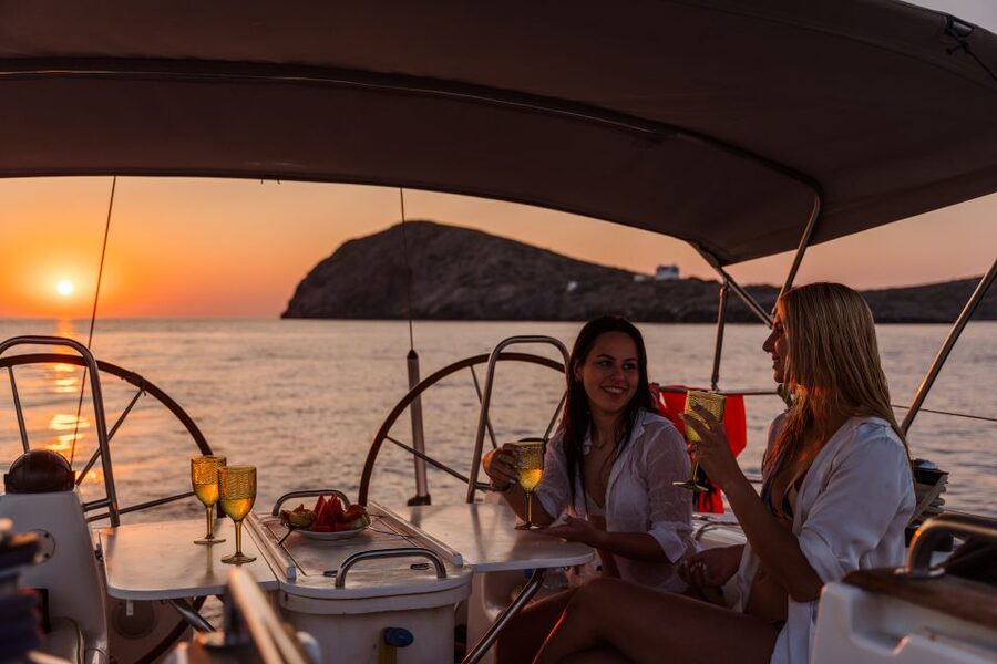 Heraklion: Dia Island Sailing Cruise with Snorkeling - Drinks onboard and the local raki moment: small touches that add up