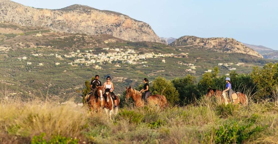 Heraklion: Finikia Horse Riding Tour with Lunch or Dinner - Why a Zeus-themed horseback ride near Heraklion feels special
