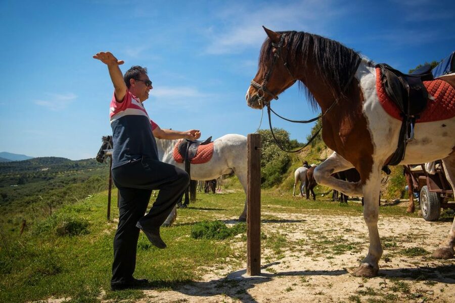 Heraklion: Horseriding Day Tour with Lunch and Transfer - Key highlights that make the day work