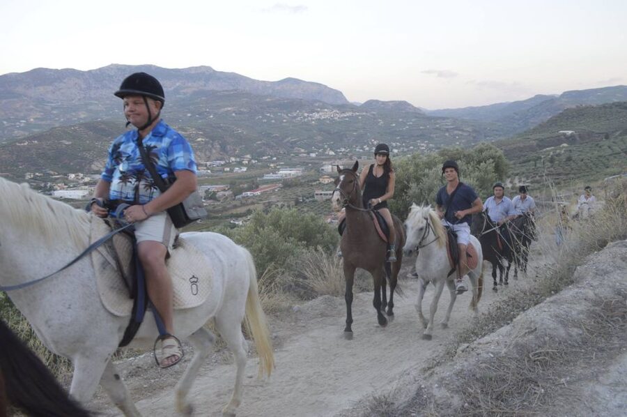 Heraklion: Horseriding Day Tour with Lunch and Transfer - The ride up toward the Finikia summit: what the viewpoint stop gives you