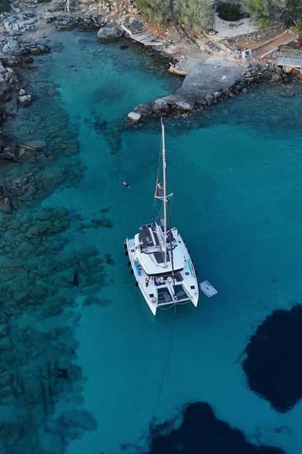 Heraklion Luxury Sailing Catamaran Dia Island | Gourmet Menu - First stop: Cafe Marina check-in, quick briefing, then you’re at sea