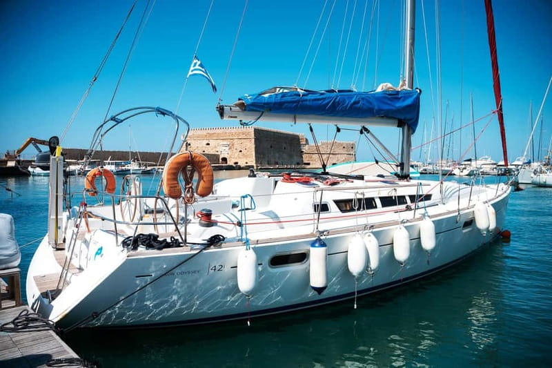 Heraklion: Sailing Trip to Dia Island with Lunch & Swimming - Lunch on Deck: Cretan Pasta, Greek Salad, and Local Drinks