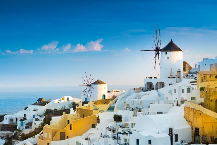 Heraklion: Santorini Day Trip with Boat Transfer & Oia Visit - Who this tour suits best