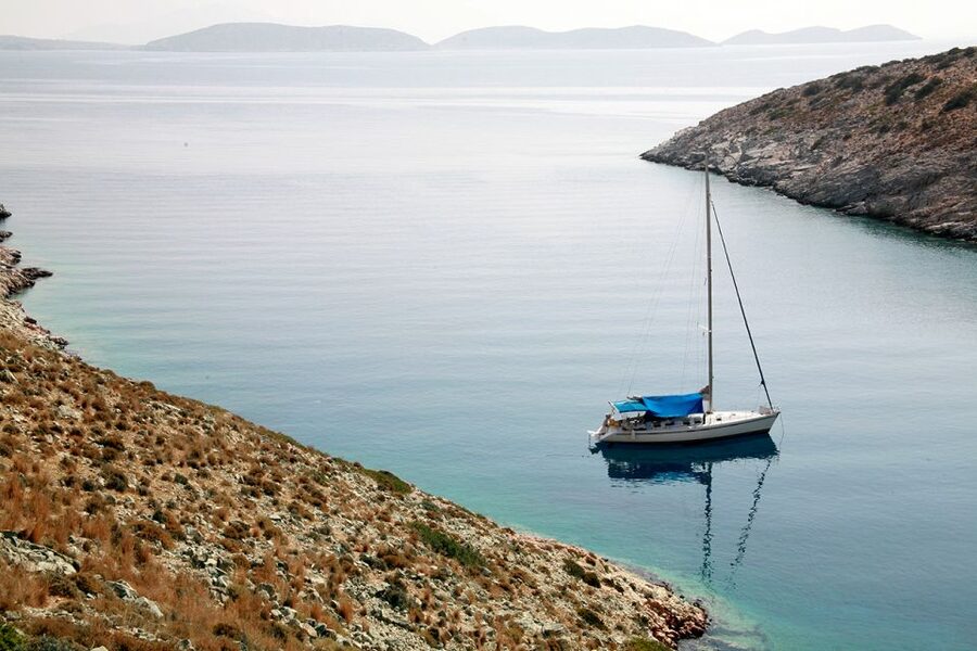 Heraklion: Small-Group Sailing Trip to Dia Island with Lunch - Lunch on the yacht: organic local food, wine, dessert, and what portion to expect
