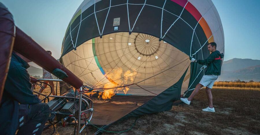 Heraklion: Sunrise Balloon Flight & Sunset Catamaran Cruise - The Morning Timing: Cold Drive, Plateau Stops, and a Long Pause That Helps