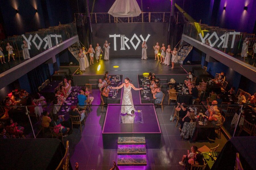 Hersonissos: Troy Dinner-Show Theatre Experience Tickets - The Show Flow: From Getting Seated to Phone-Prize Moments
