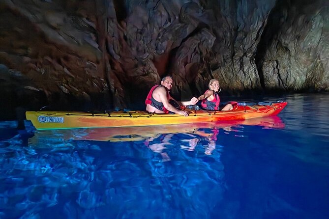 Kayak Trip to Hidden blue Cave, with lunch & fruits. - Lunch and fruit breaks: what you really get in the middle