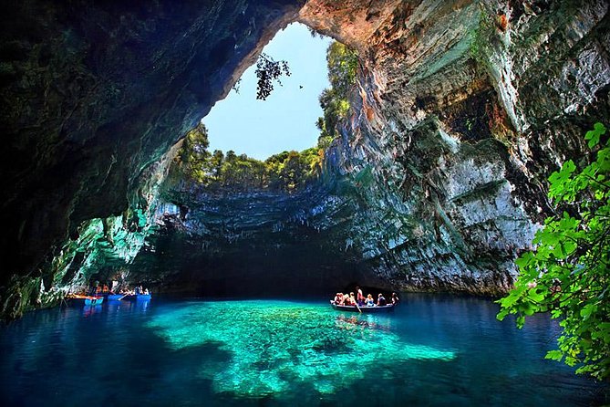 Kefalonia Island Bus Tour- Wine Tasting, Melissani & Fiscardo - Orealios winery stop: robola tasting in a traditional setting