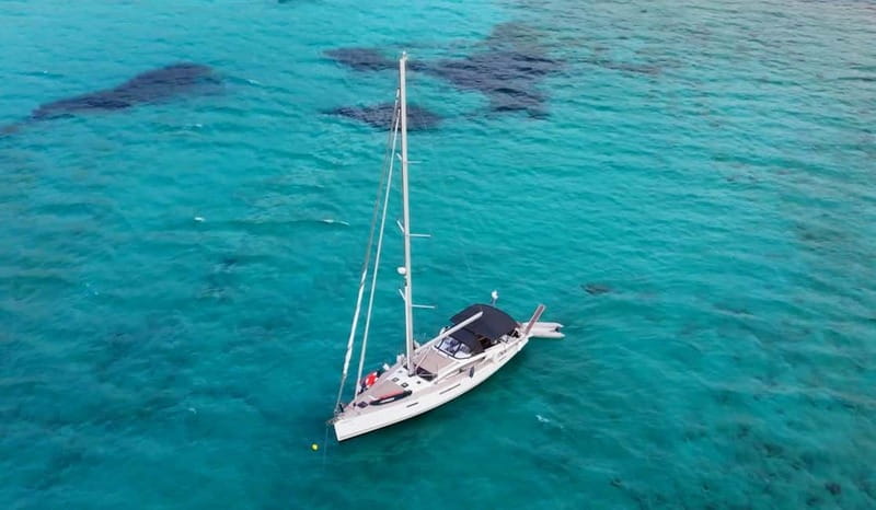Kissamos: Balos & Gramvousa Luxury Catamaran Cruise - Lunch and the sailing rhythm on the way to Balos