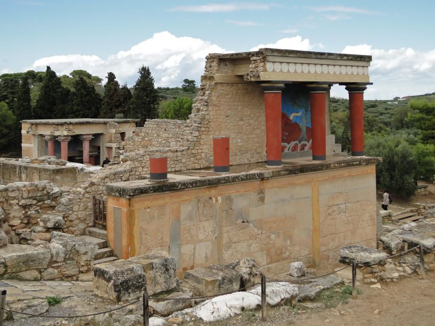 Knossos Palace & Heraklion Full-Day Tour from Chania Area - Pacing and timing: what a 9 to 11 hour day feels like
