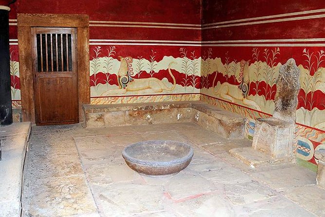 Knossos Palace Skip-the-Line Ticket (Shared Tour Group) - Small group size and headsets, how the guide stays audible