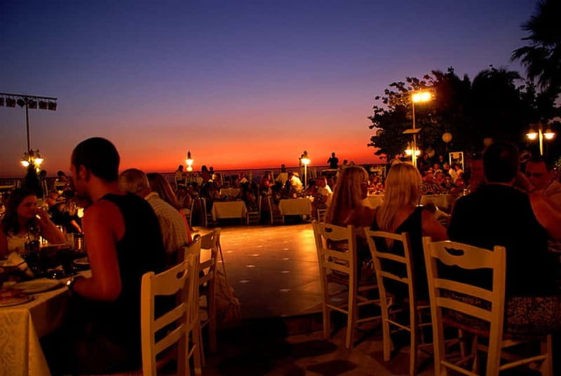 Kos: Greek Dinner with Music, Dancing, and Unlimited Wine - Unlimited house wine: what you get, how refills work, and how to plan