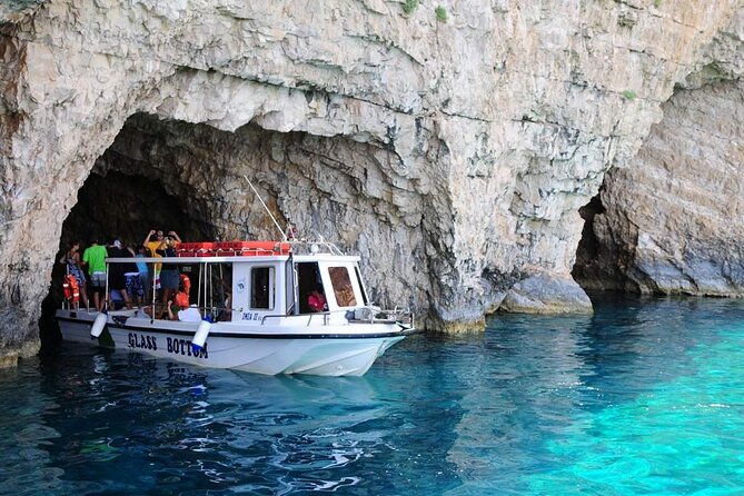 Laganas Zakynthos: Marathonissi, Keri Caves and Turtles Spotting - Oasis Bay: the last swim stop and why timing matters