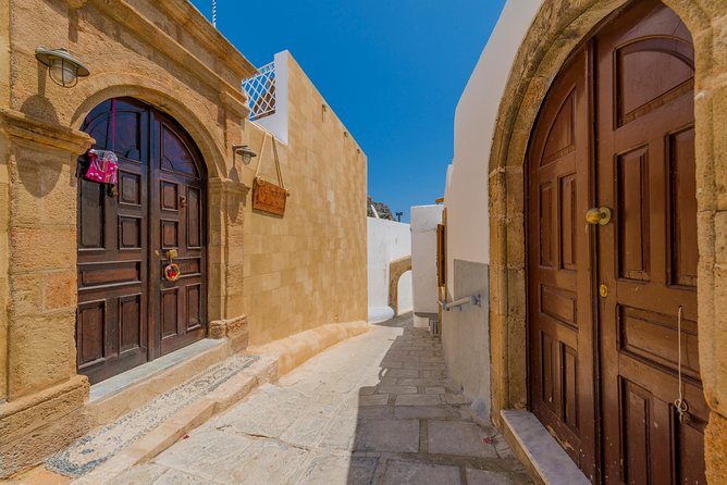 Lindos by Express MiniBus (Small Group) - Meeting point and pickup: where things can go smoothly, or not