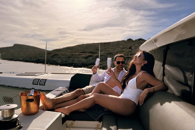 Luxury Catamaran Cruise, Dia Island -Open Bar & Lunch -Top Rated! - Open Bar That Actually Feels Like an Upgrade