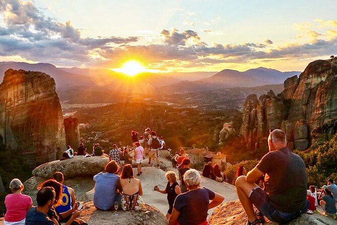 Majestic Sunset Meteora Tour with Local Guide - Door-to-Door Pickup From Kalabaka and Kastraki, With Real-World Timing