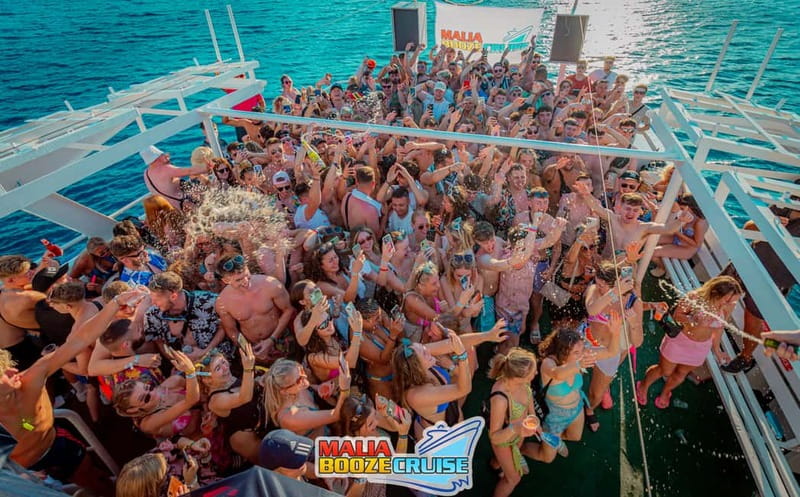 Malia: Booze Cruise Boat Party with Live Dj - Who should book this Malia DJ booze cruise