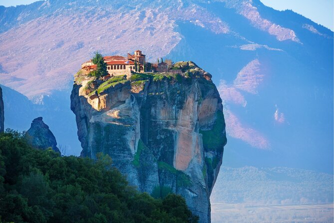 Meteora Full Day Private Tour from Athens including Lunch - Thermopylae: a short stop with big meaning