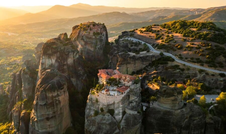 Meteora: Guided Sunset Tour with Monasteries & Caves Visit - How the guide shapes the experience (names people praised)