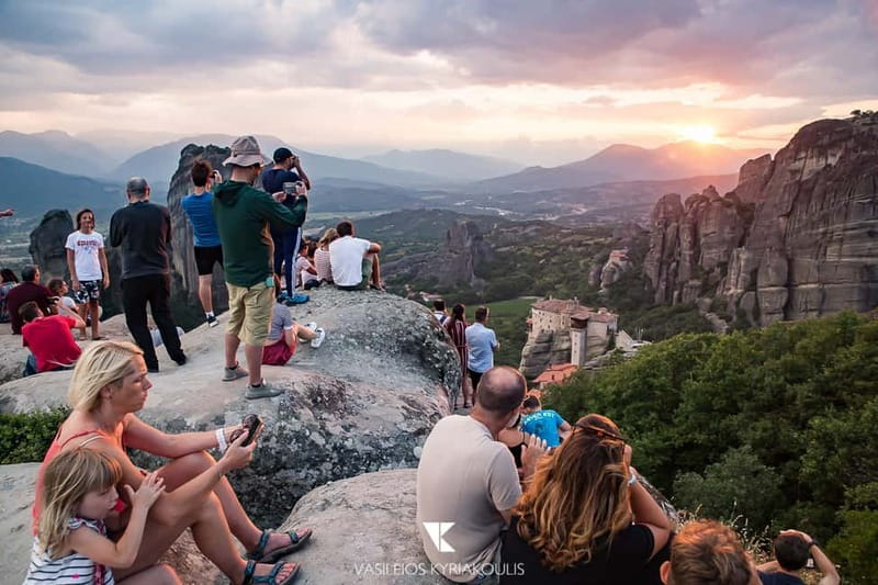Meteora: Majestic Sunset Tour & Monasteries with Local Guide - Should you book this Meteora Thrones sunset tour