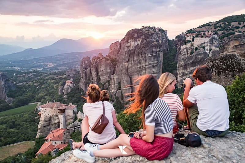 Meteora: Majestic Sunset Tour & Monasteries with Local Guide - The final panoramic viewpoint and the sunset window