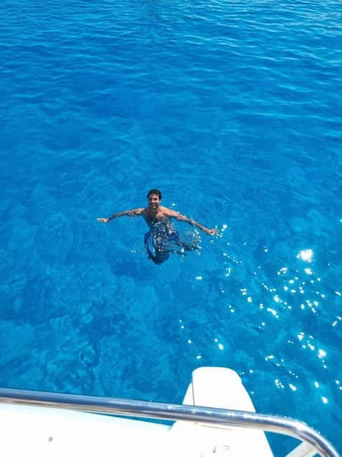 Milos: Half-day Kleftiko, Catamaran Trip | Lunch & OpenBar - Sailing from Adamas to Kleftiko: the route and what you see first
