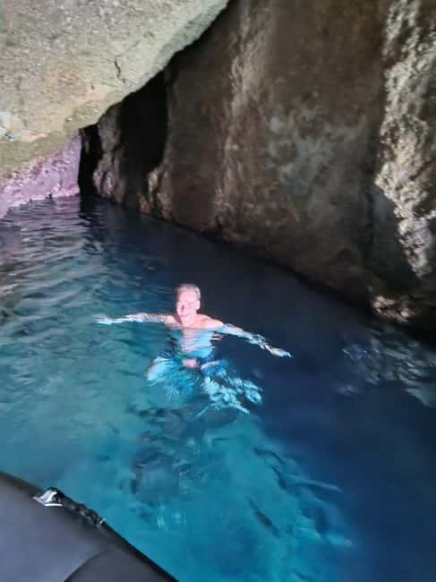 Milos: Half-day Kleftiko, Catamaran Trip | Lunch & OpenBar - Cave Vani and Bear Rocks photo moments: why the short stops matter