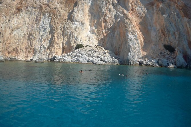 Milos Sailing Tour with snorkeling and lunch - East and South Swim Stops: Fyrligos and Gerakas