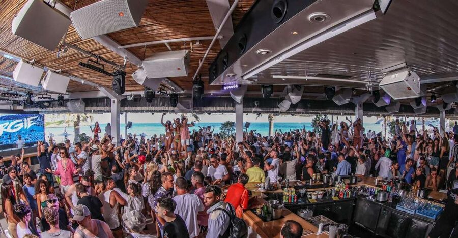 Mykonos: Best Beach Clubs Crawl Day Party - Key beach club crawl takeaways before you go