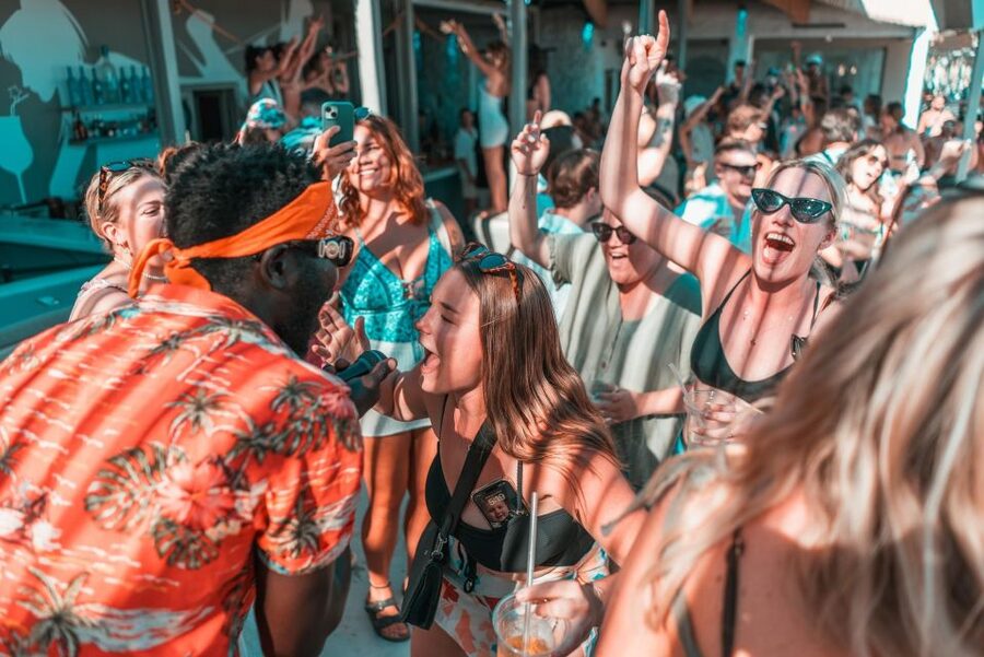 Mykonos: Best Beach Clubs Crawl Day Party - The van plan: pickup rhythm, timing, and why it matters
