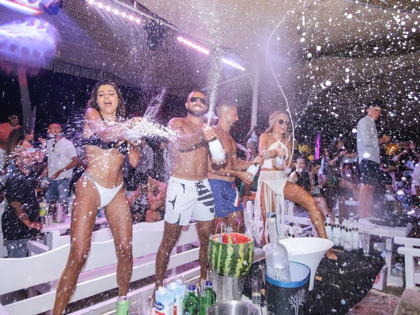Mykonos: Best Beach Clubs Crawl Day Party - Super Paradise Beach: the big-name party with VIP energy and possible celebrity sightings