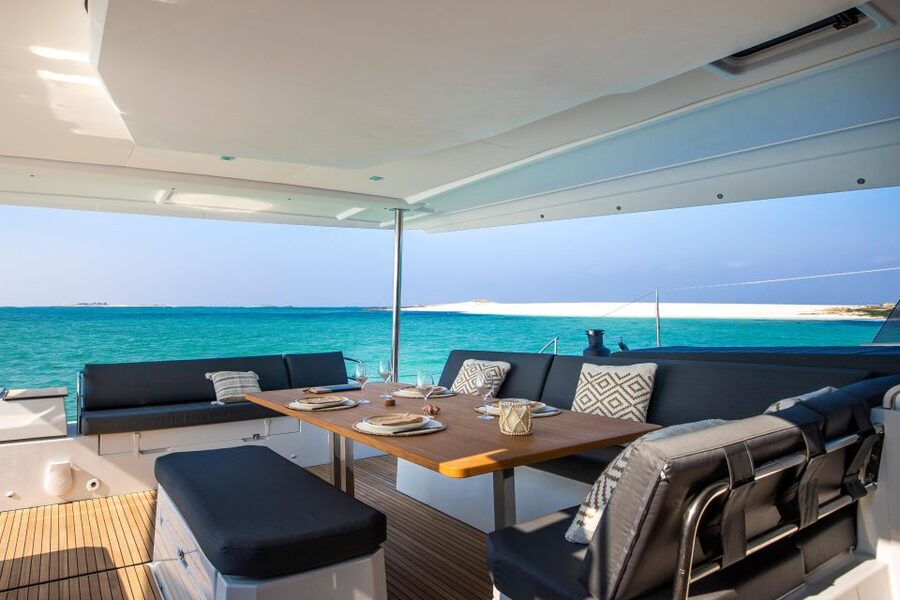 Mykonos: Catamaran Cruise with 3-Course Meal and Transfers - Why This Mykonos Catamaran Day Feels Different