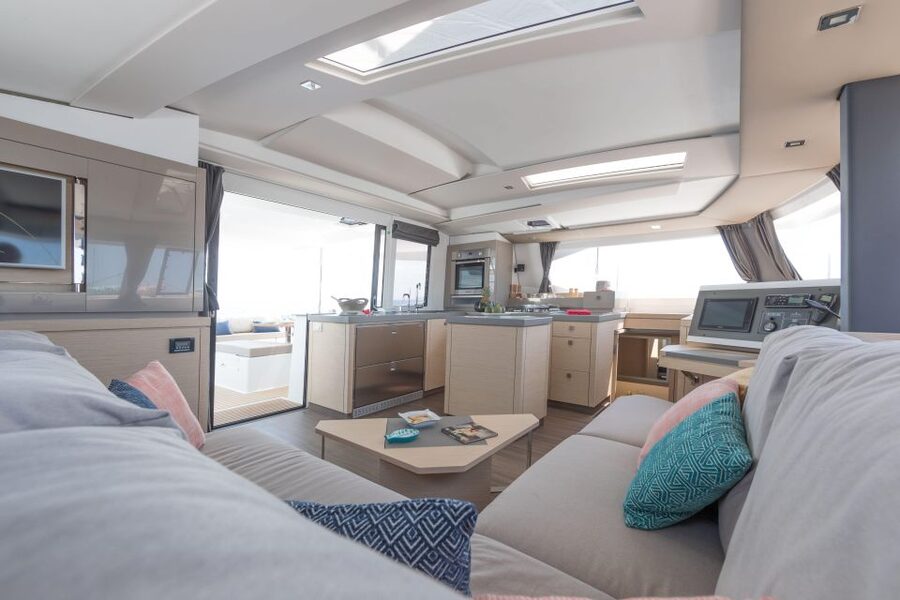Mykonos: Catamaran Cruise with 3-Course Meal and Transfers - The 3-Course Meal: Local Ingredients, Options, and What to Expect