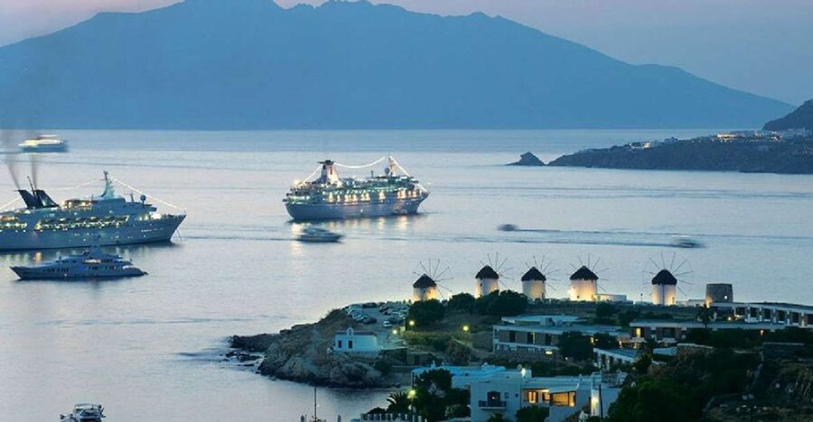 Mykonos: Highlights Tour with Panagia Tourliani Monastery - Petros the pelican and the Paraportianni church stop