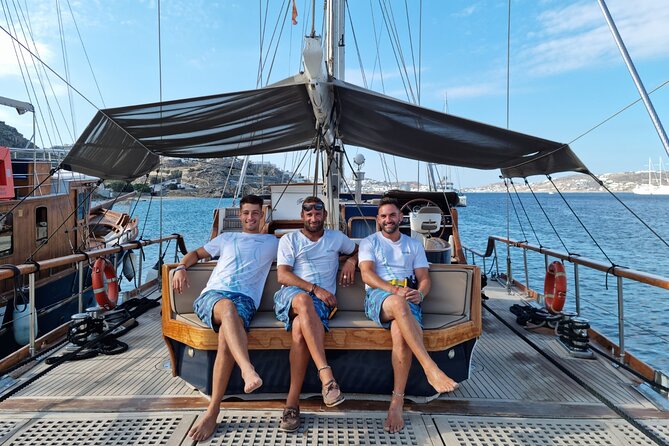 Mykonos Sail Cruise to Rhenia, Guided Tour of Delos, Lunch&Drinks - A Sail Day That Puts Rhenia Swimming Next to UNESCO Delos