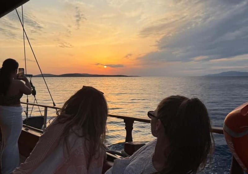 Mykonos: Sunset Boat Cruise with Light Dinner & Drinks - Why a Mykonos sunset boat cruise is worth your evening