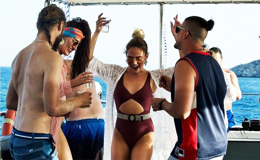 Mykonos: Sunset Boat Party with Open Bar & Live DJ - Why a Mykonos Sunset Boat Party Works Better Than Another Beach Day