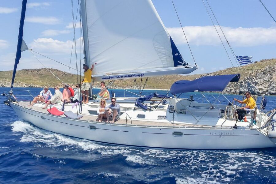 Mykonos: Yacht Cruise to Rhenia and Guided Tour of Delos - Rhenia stop: 2 hours of freedom in clear turquoise water
