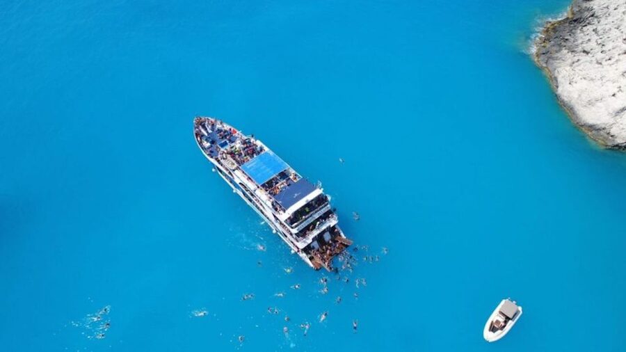 Nidri daily cruise in the Ionian with Makedonia Palace - Egremni and Porto Katsiki: the water stops that do the heavy lifting