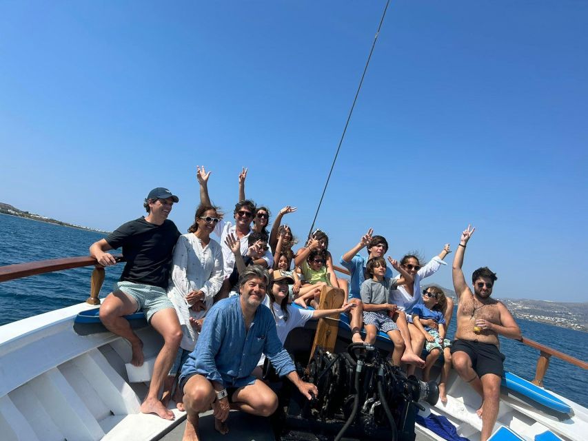 Paros Antiparos: Full-Day Boat Tour with Lunch & Drinks - Faneromeni Bay final swim and fruit to close out the day