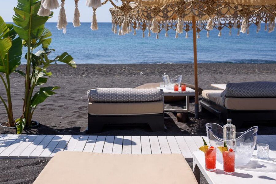 Perivolos Beach: Sun-Bed Experience FortyOne Bar Restaurant - What you really get with the package, and what depends on your choice