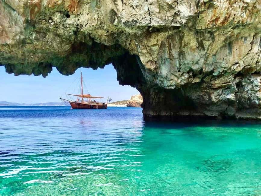 Pounta: A boat trip to the Pirate Cave - Getting On Board at Eurodivers Paros, Then Settling Into the Route