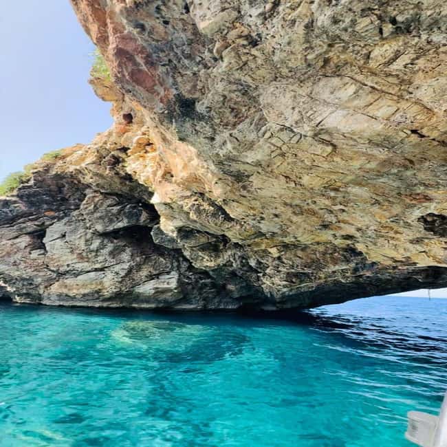 Pounta: A boat trip to the Pirate Cave - The Wine, Prosecco, and Cheese Platter Part Is Not Just a Side Note