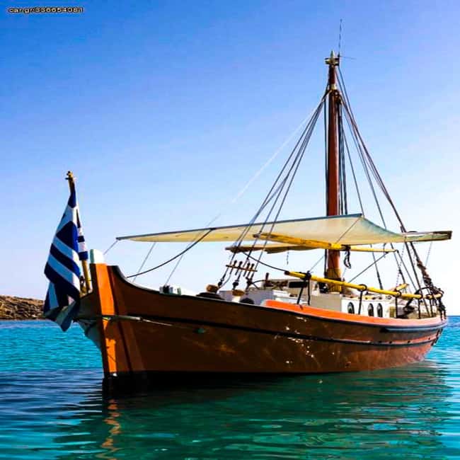 Pounta: A boat trip to the Pirate Cave - The 17:30 Sunset Timing and Why It Changes the Experience