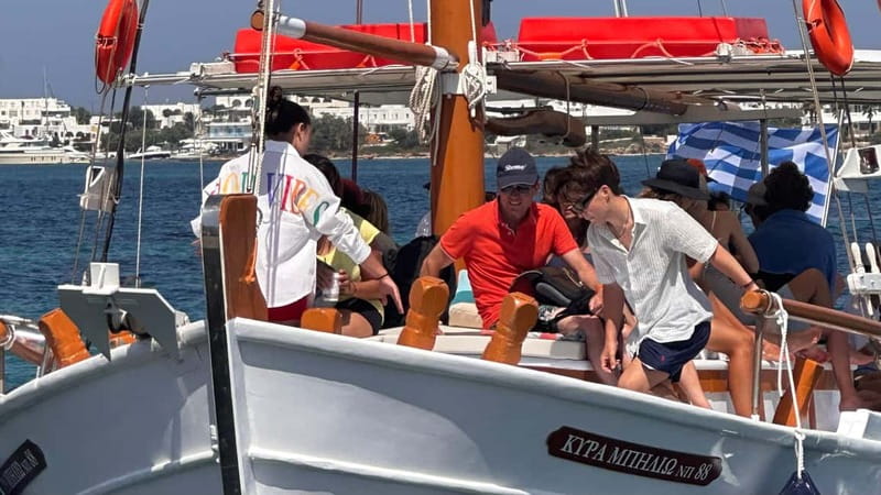 Pounta: Paros & Antiparos Cruise, Swimming & Seafood Lunch - Lunch and Wine: The Meal Is Part of the Experience