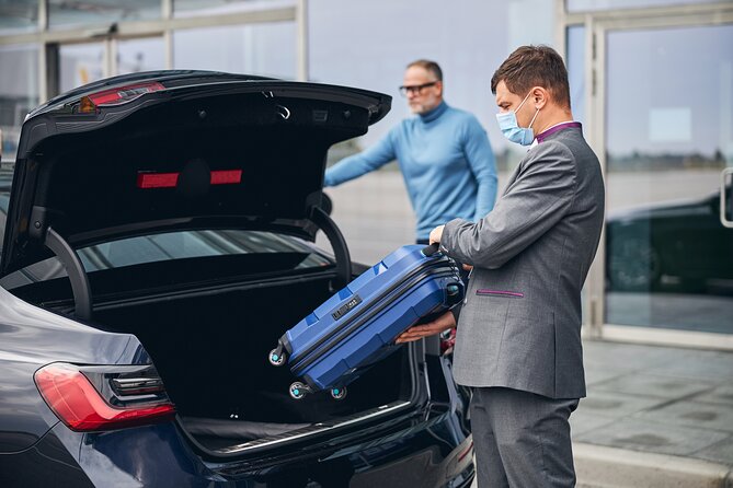 Private Arrival Transfer From Santorini Airport To All Destinations - What Private Really Means When You Arrive at a Busy Airport