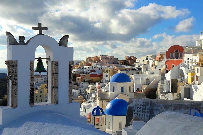 Private Classic Santorini Panorama: Visit the most popular destinations! - Oia’s main street: blue domes, museums, and the sunset math