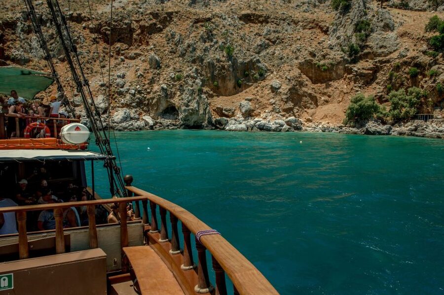 Rethymno: Pirate Boat Cruise with Swimming Stop - The Return: Kefalas Caves and the Venetian Harbor Look