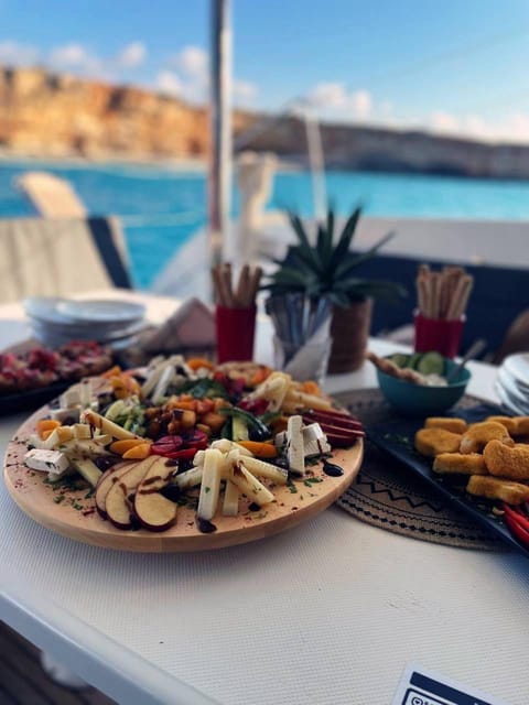 Rethymno: Sunset Catamaran Cruise - Sushi & Open Bar - Staying Comfortable: What to Bring, What’s Not Allowed, and Small Do’s