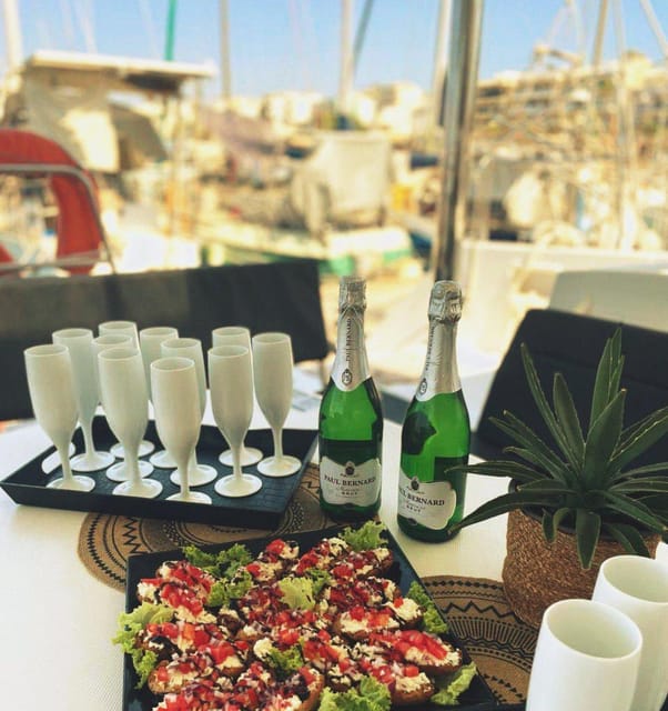 Rethymno: Sunset Catamaran Cruise - Sushi & Open Bar - From Welcome Prosecco to Safety Briefing, It Starts Calm